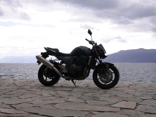 Περισσότερες πληροφορίες για "Kawasaki Z750"