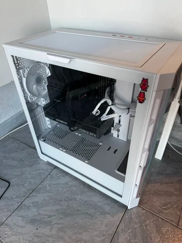 Περισσότερες πληροφορίες για "Full PC set up,  PC RTX 4070 super, amd 7800x3d, 32 GB RAM Συζητήσιμη!!"