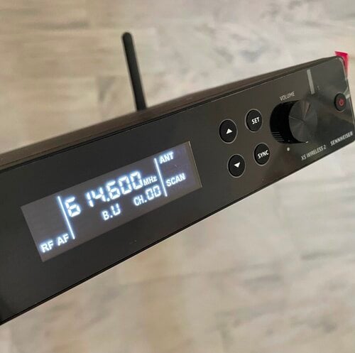 Περισσότερες πληροφορίες για "Sennheiser δέκτης EM-XSW2"