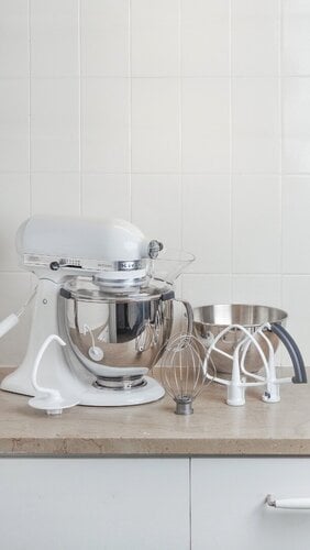Περισσότερες πληροφορίες για "KitchenAid κουζινομηχανή Artisan 175"