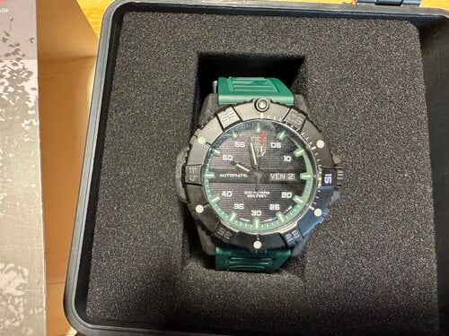 Περισσότερες πληροφορίες για "Luminox Master Carbon Seal Automatic 45mm"
