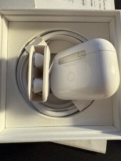Περισσότερες πληροφορίες για "Apple AirPods Pro (2nd generation) with MagSafe Charging Case (USB‑C) ΝΕΑ ΤΙΜΗ !"