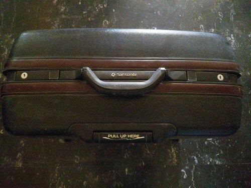 Περισσότερες πληροφορίες για "Vintage Βαλίτσα Samsonite Silhouette 4 του 1987,μεγάλη,στιβαρή,σε πολύ καλή κατάσταση,Made in USA"