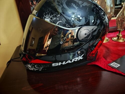 Περισσότερες πληροφορίες για "Shark skwal 2 nukhem edition Smoke visor"