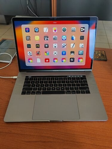 Περισσότερες πληροφορίες για "Macbook pro 15' 2017 με i7 και 16gb ram"