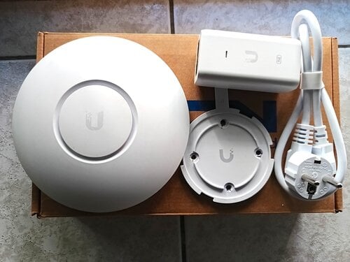 Περισσότερες πληροφορίες για "UniFi AP AC-Lite μαζί με PoE Injector"