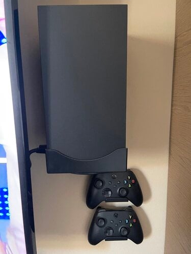 Περισσότερες πληροφορίες για "Microsoft Xbox Series X + δεύτερο controller"