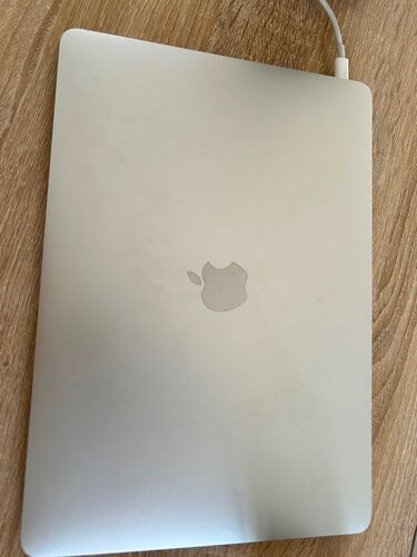 Περισσότερες πληροφορίες για "MacBook Air 2020, 13",M1,  αγορασμένο το 2022, δουλεμένο μόνο 9 μήνες"