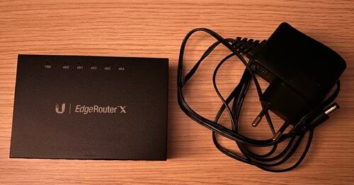 Περισσότερες πληροφορίες για "Ubiquiti EdgeRouter X"