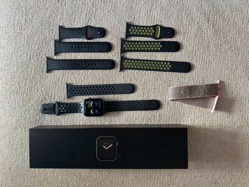Περισσότερες πληροφορίες για "Apple Watch Nike Series 5 – 44mm Space Gray"