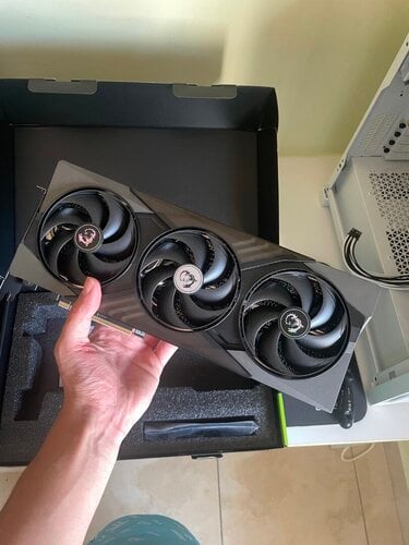 Περισσότερες πληροφορίες για "MSI GAMING GeForce RTX 5070 12G TRIO OC"