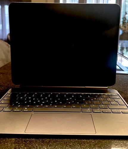 Περισσότερες πληροφορίες για "iPad Pro m4 13” 512GB WiFi + Cellular with Apple Magic Keyboard"