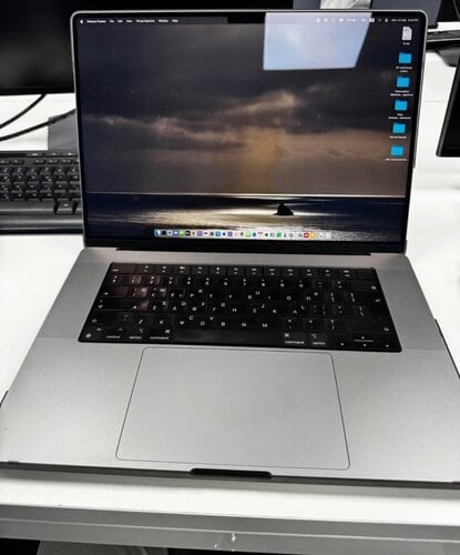 Περισσότερες πληροφορίες για "Apple MacBook Pro 16" (2023) 16.2" Retina Display (M2-Max 12-core/ 16GB/1TB SSD) Silver"