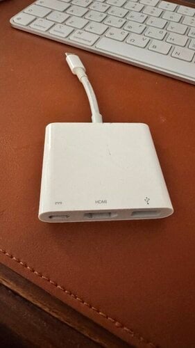 Περισσότερες πληροφορίες για "Apple USB-C multiport Adapter"