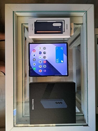 Περισσότερες πληροφορίες για "Samsung Galaxy Z Fold6 (Navy/256 GB)"
