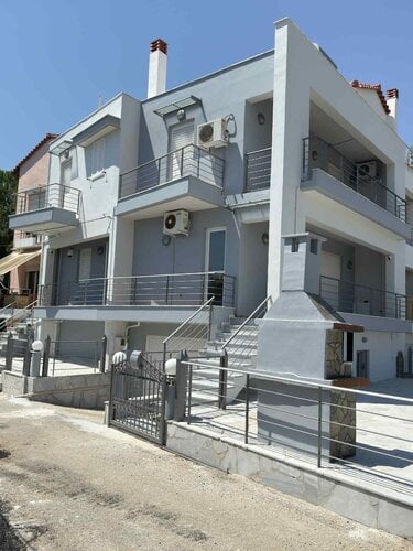 Περισσότερες πληροφορίες για "Ενοικιάζεται Γωνιακή Αυτόνομη Μεζονέτα"