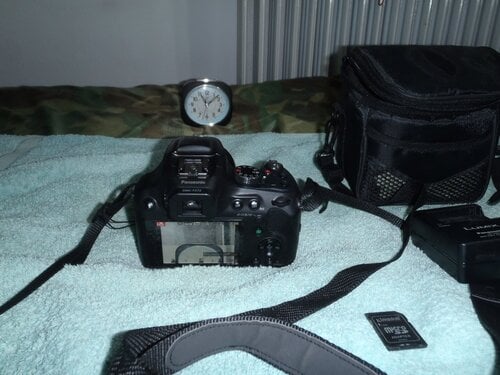 Περισσότερες πληροφορίες για "PANASONIC LUMIX DMC-FZ72 | Bridge Camera € 120"