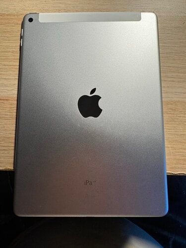 Περισσότερες πληροφορίες για "Apple iPad Air 2 Wi-Fi + Cellular 64GB 9.7" (4G/64 GB/A7/iOS)"