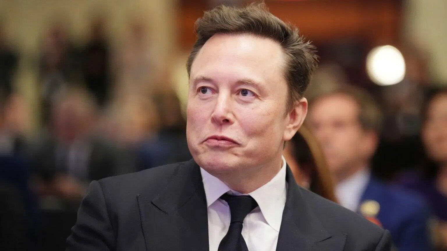 Η Tesla προσφέρει αστρονομική αμοιβή $1 τρισ. στον Elon Musk αν επιτύχει οκταπλασιασμό της αξίας της εταιρείας