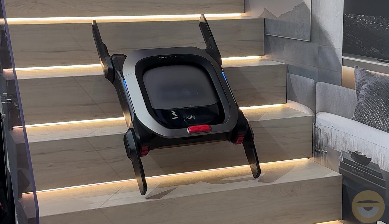 Η Eufy παρουσιάζει το Marswalker, την πρώτη ρομποτική σκούπα που ανεβοκατεβαίνει σκάλες