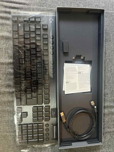 Περισσότερες πληροφορίες για "Logitech G915 Lightspeed Ασύρματο Gaming Μηχανικό Πληκτρολόγιο με GL Tactile διακόπτες και RGB φωτισ"