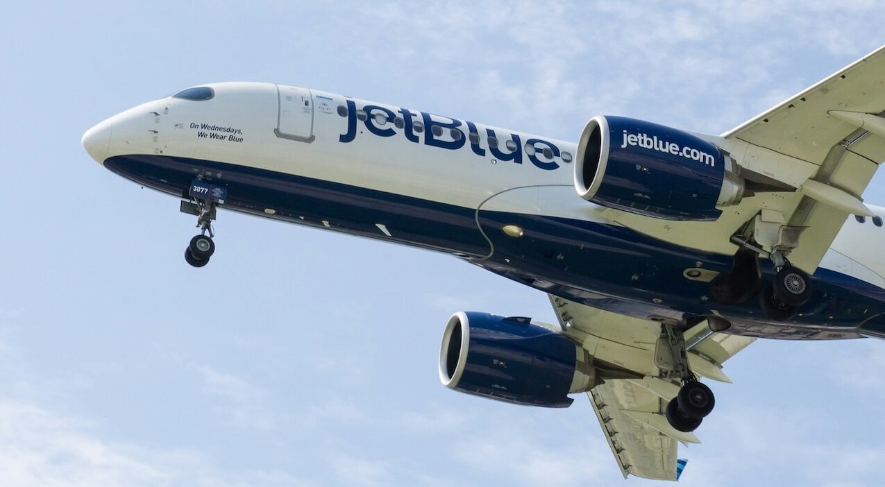 Η Amazon φέρνει Wi‑Fi εν πτήσει στη JetBlue από το 2027 με το Project Kuiper