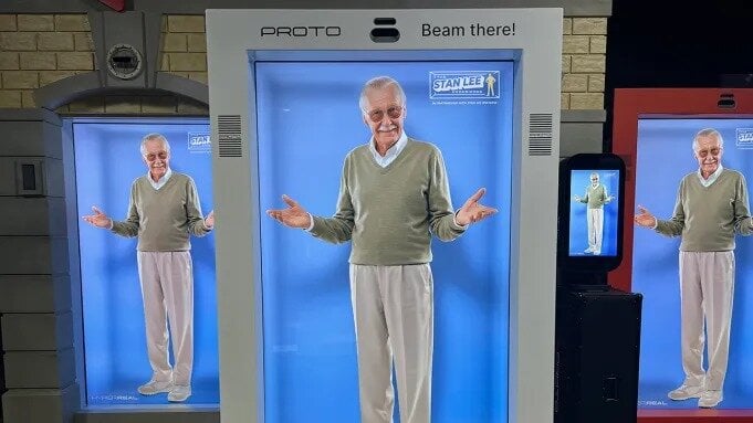 Το ολόγραμμα του Stan Lee με τεχνητή νοημοσύνη προκαλεί αντιδράσεις πριν την εμφάνισή του στο LA Comic Con