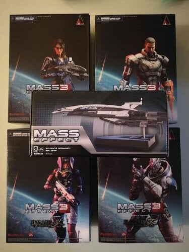 Περισσότερες πληροφορίες για "Mass Effect 3 Συλλεκτικές Φιγούρες Play Arts Kai | Dark Horse"
