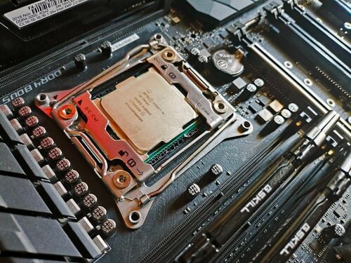 Περισσότερες πληροφορίες για "MSI X299 RAIDER και Intel i9 7940x (14c/28t) και μνήμες DDR4"