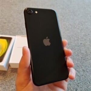 Περισσότερες πληροφορίες για "Apple iPhone SE 2020 (3/64GB) Μαύρο Αριστο!"