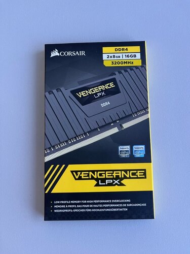 Περισσότερες πληροφορίες για "VENGEANCE® LPX 16GB (2 x 8GB) DDR4 DRAM (CMK16GX4M2B3200C16) Memory Kit - Black"