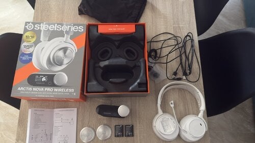 Περισσότερες πληροφορίες για "ΠΩΛΟΥΝΤΑΙ STEELSERIES ARCTIS NOVA PRO WIRELESS WHITE ΣΕ ΠΟΛΥ ΚΑΤΑΣΤΑΣΗ ΜΕ ΕΓΓΥΗΣΗ"