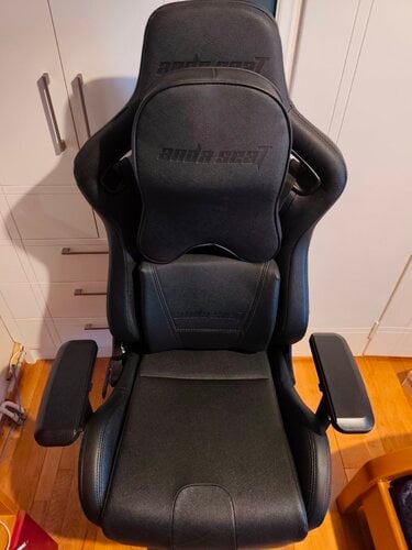Περισσότερες πληροφορίες για "ANDA SEAT DARK KNIGHT Premium Carbon Black"
