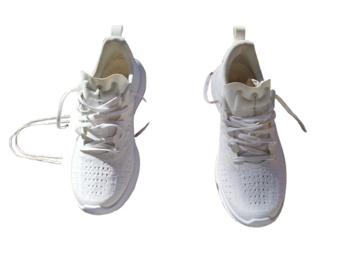 Περισσότερες πληροφορίες για "Γυναικεία Under Armour Velocity 4"
