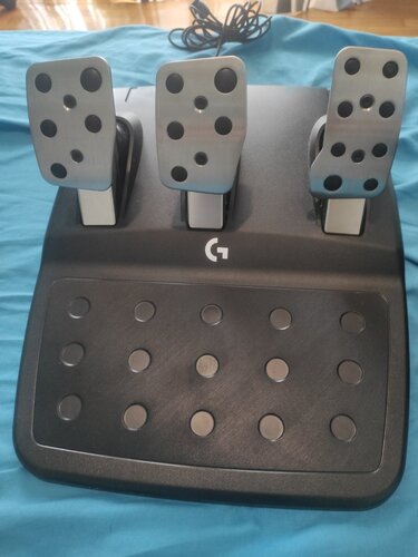 Περισσότερες πληροφορίες για "Logitech G G923 Racing Wheel and Pedals for Xbox X|S (Μαύρο/Ενσύρματα)"