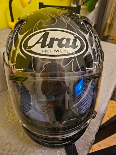 Περισσότερες πληροφορίες για "Arai viper gt medium"