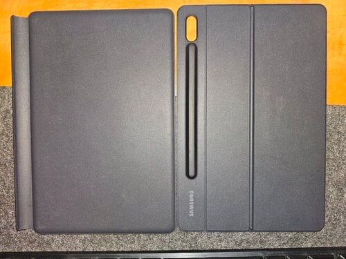 Περισσότερες πληροφορίες για "Samsung Book Cover Keyboard Black (Galaxy Tab S7/S8)"