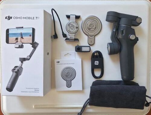 Περισσότερες πληροφορίες για "DJI Osmo Mobile 7P Gimbal Κινητού με Σταθεροποιητή 3 Αξόνων + OM MAGNETIC QUICK-RELEASE MOUNT"