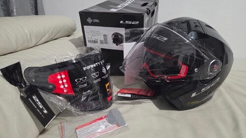 Περισσότερες πληροφορίες για "Κράνος LS2 INFINITY II CARBON Medium"