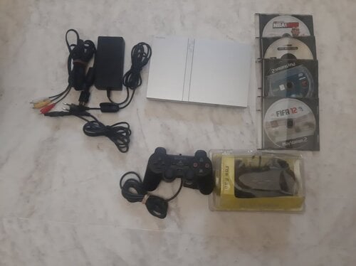 Περισσότερες πληροφορίες για "Sony PlayStation 2 slim ασημένια κονσόλα με 4 παιχνίδια και 2 χειριστήρια μεταχειρισμένη"