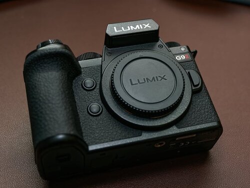 Περισσότερες πληροφορίες για "Panasonic Lumix G9 II Body"