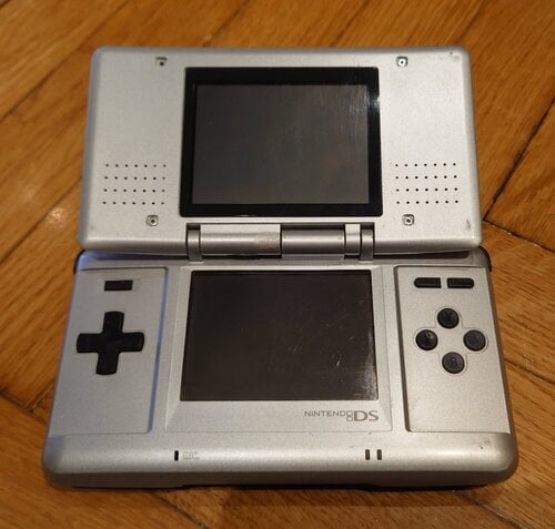 Περισσότερες πληροφορίες για "Nintendo DS Fat για επισκευη η ανταλλακτικά"