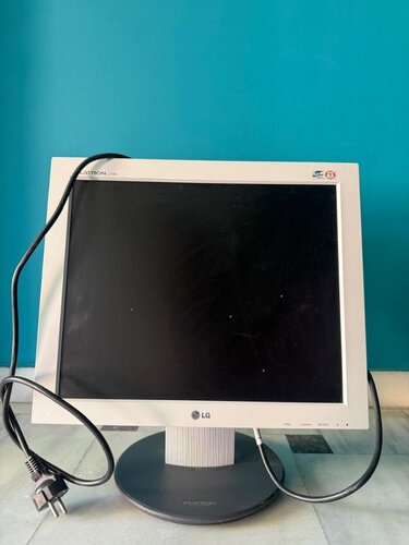 Περισσότερες πληροφορίες για "LG 17' LCD L1730S GREY"