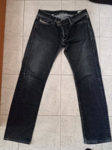 Περισσότερες πληροφορίες για "Denim ρούχα (Diesel, Levis, Edward) απο 13€"