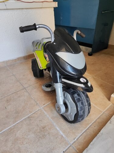 Περισσότερες πληροφορίες για "Ηλεκτρικό παιδικό μηχανάκι"