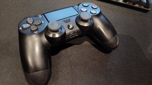 Περισσότερες πληροφορίες για "Sony DualShock 4 V2 (Μαύρο/Ενσύρματo & Ασύρματo)"