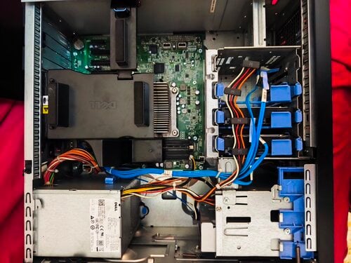 Περισσότερες πληροφορίες για "Server dell"