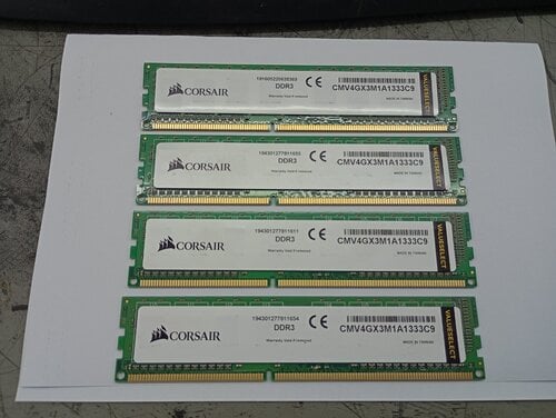 Περισσότερες πληροφορίες για "Corsair DDR-3 16 gb"