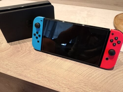 Περισσότερες πληροφορίες για "Nintendo switch OLED cfw +samsung SD 512 + χειριστήριο Spartan"