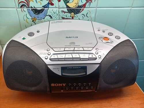 Περισσότερες πληροφορίες για "Sony CFD-S20CP boombox"